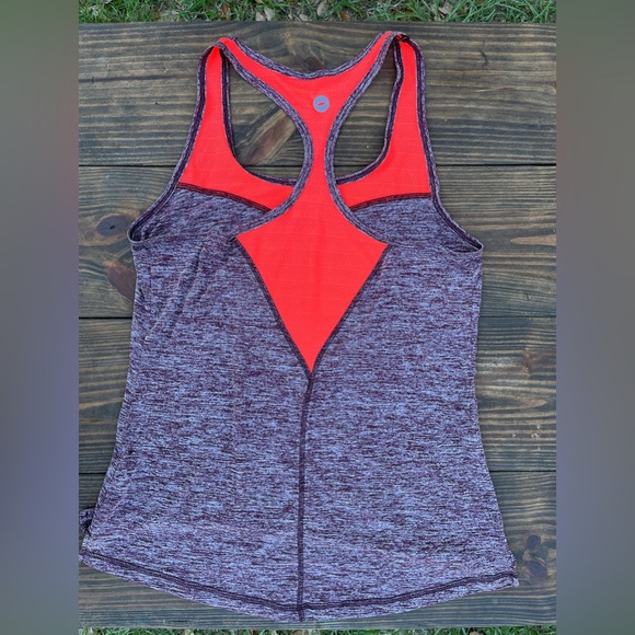 Avis Workout Tank Racerback - Picture 3 of 4